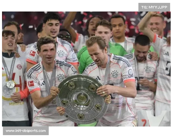 诺伊尔荣获德甲球员协会最佳门将奖项 荣耀再续 诺伊尔荣获德甲球员协会最佳门将奖项 荣耀再续